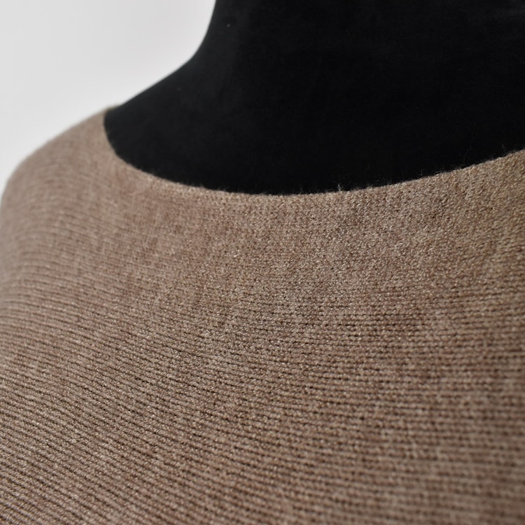 Stickad Ponchotröja TAUPE