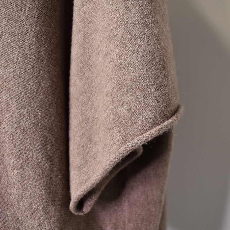 Stickad Ponchotröja TAUPE