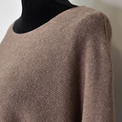 Stickad Ponchotröja TAUPE