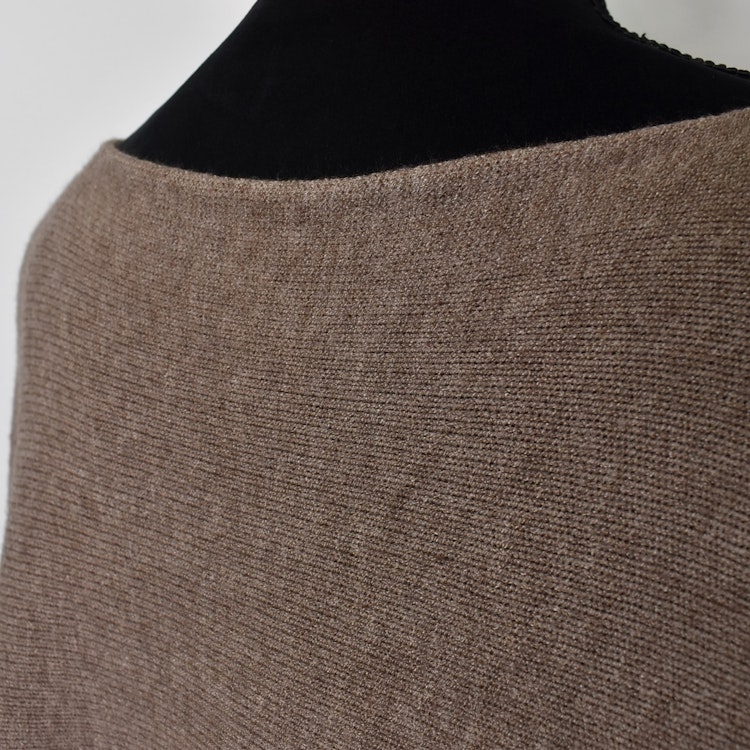 Stickad Ponchotröja TAUPE