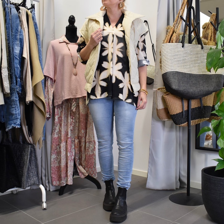 Blus Claudia Leaf SVART - Stajl Agenturer