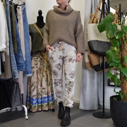 Stretchig Byxa Merilyn Blommig BEIGE - Marta du Chateau
