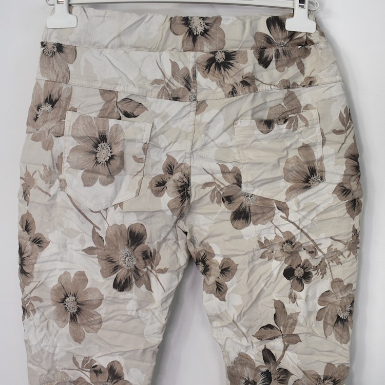 Stretchig Byxa Merilyn Blommig BEIGE - Marta du Chateau