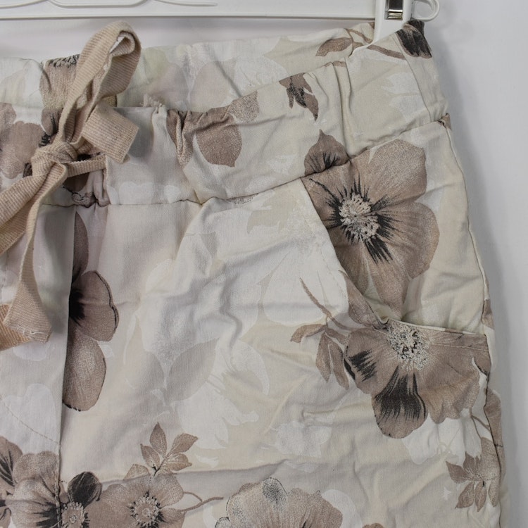 Stretchig Byxa Merilyn Blommig BEIGE - Marta du Chateau