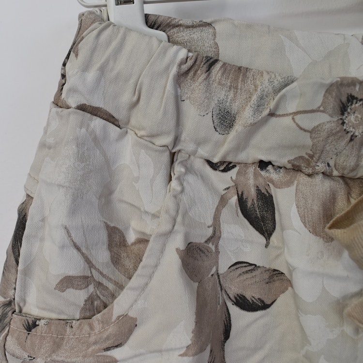 Stretchig Byxa Merilyn Blommig BEIGE - Marta du Chateau