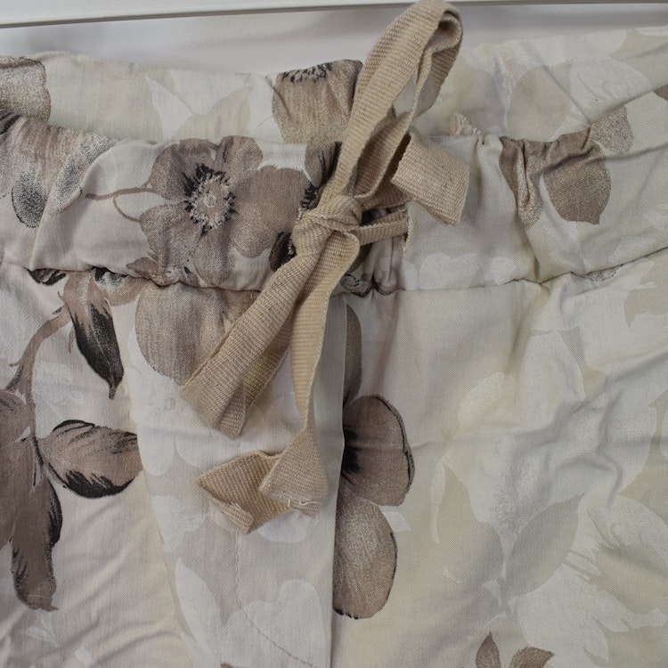 Stretchig Byxa Merilyn Blommig BEIGE - Marta du Chateau