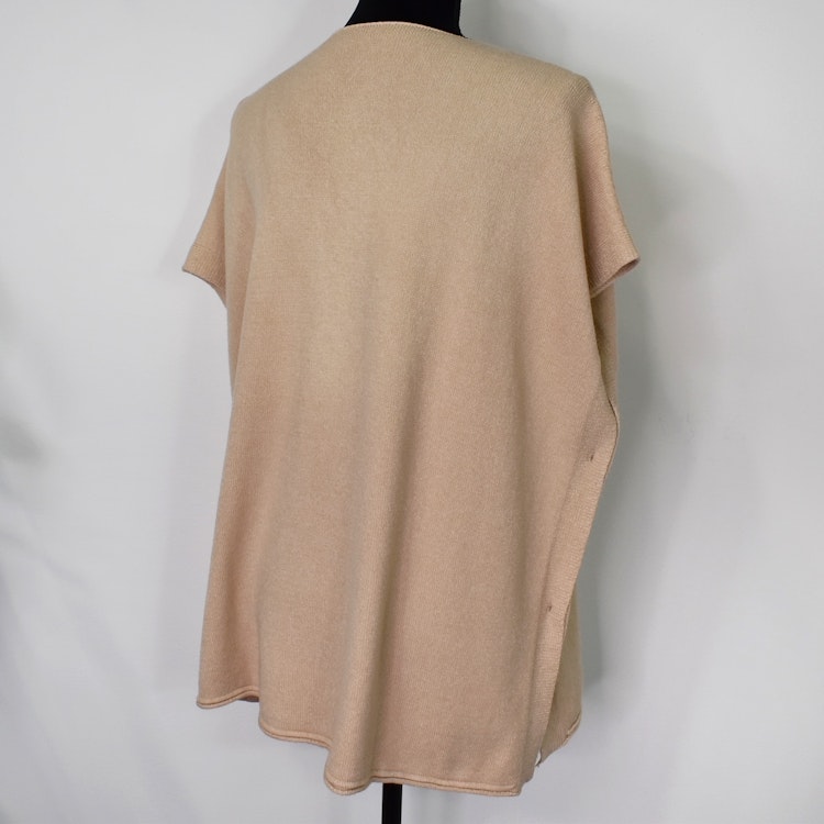 Stickad Ponchotröja med Knappar BEIGE