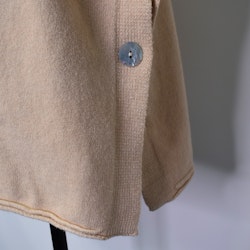Stickad Ponchotröja med Knappar BEIGE