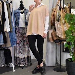 Stickad Ponchotröja med Knappar BEIGE