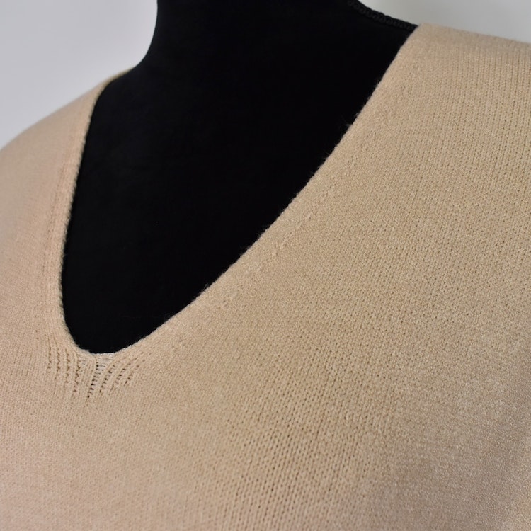 Stickad Ponchotröja med Knappar BEIGE