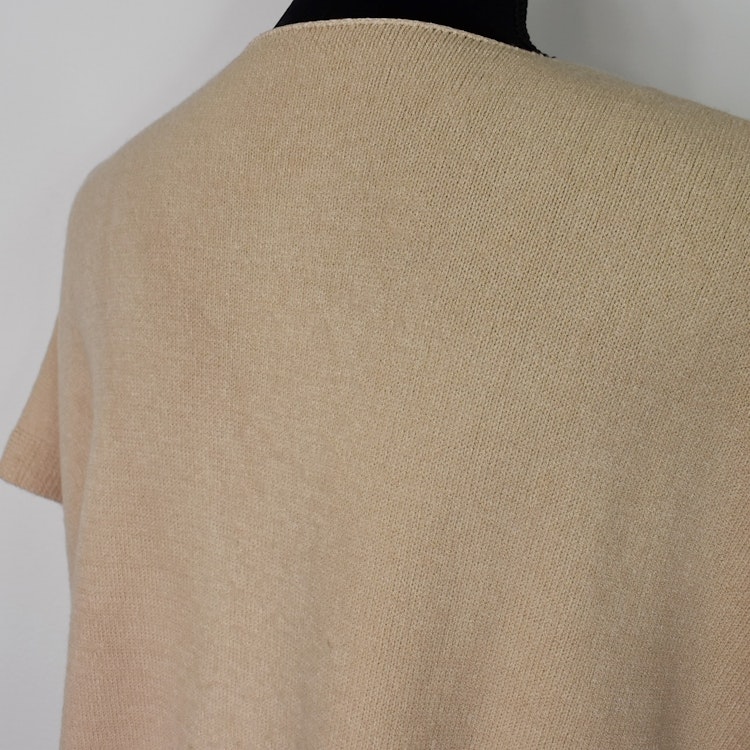 Stickad Ponchotröja med Knappar BEIGE
