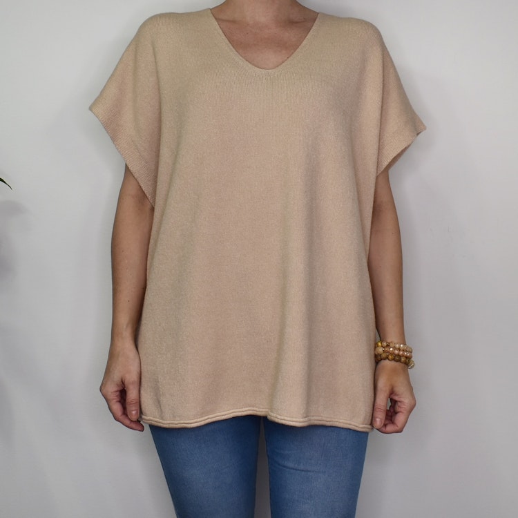 Stickad Ponchotröja med Knappar BEIGE