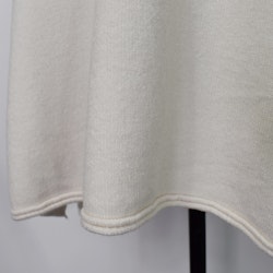 Stickad Ponchotröja med Knappar ECRU