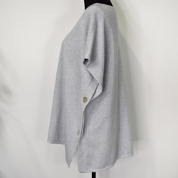 Stickad Ponchotröja med Knappar GRÅ