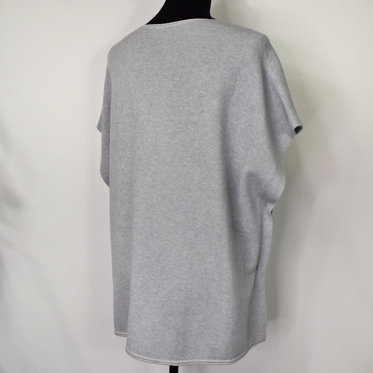 Stickad Ponchotröja med Knappar GRÅ