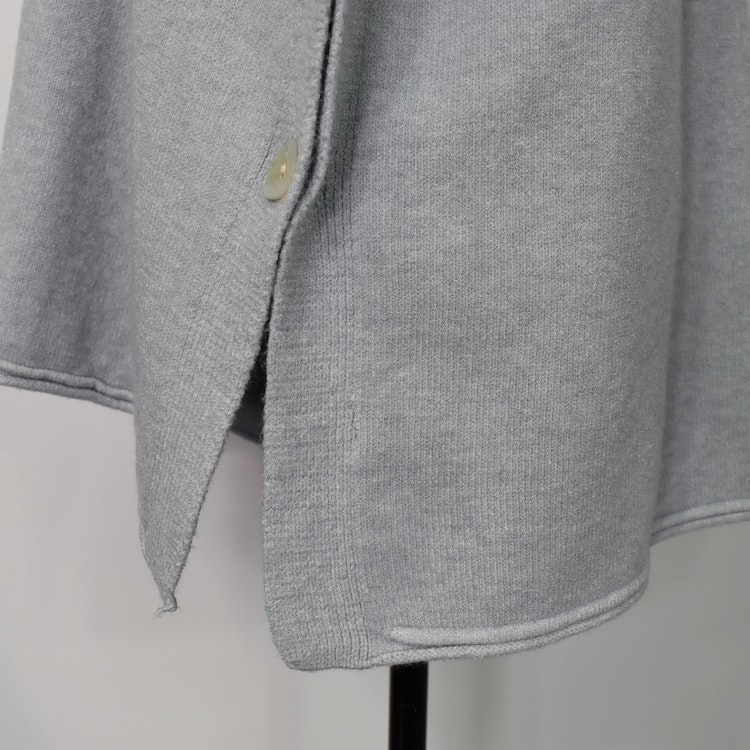 Stickad Ponchotröja med Knappar GRÅ