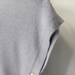 Stickad Ponchotröja med Knappar GRÅ