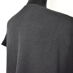 Stickad Ponchotröja med Knappar SVART