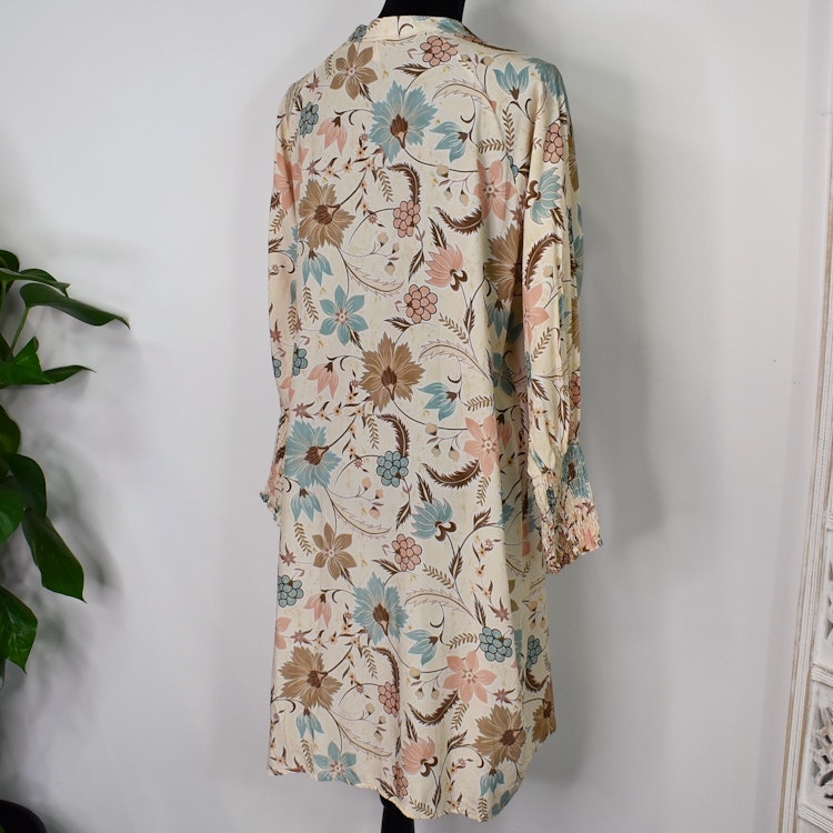 Klänning Eva Blommig BEIGE - Marta du Chateau
