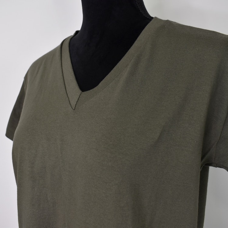 T-shirt V-ringad KAKI