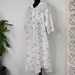 Skjortklänning i linne BLOMMIG - Stajl Agenturer