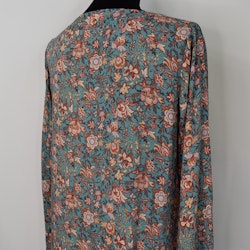Klänning Kenja MAGNOLIA BLUE - Stajl Agenturer
