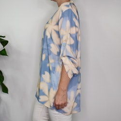 Blus Claudia Leaf LJUSBLÅ - Stajl Agenturer