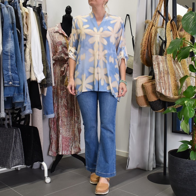 Blus Claudia Leaf LJUSBLÅ - Stajl Agenturer