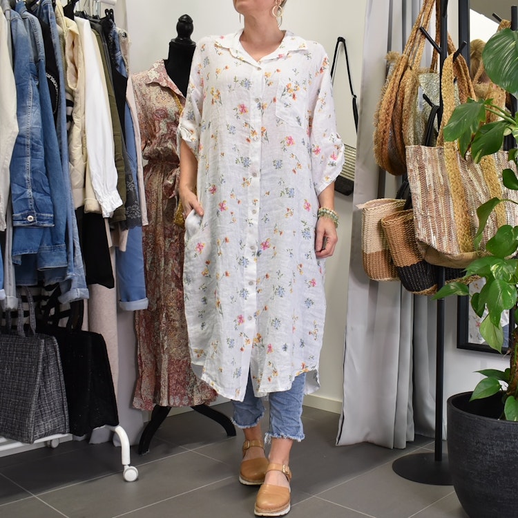 Skjortklänning i linne BLOMMIG - Stajl Agenturer