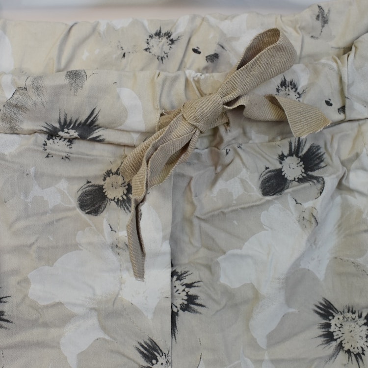 Stretchig Byxa Merilyn Blommig BEIGE - Marta du Chateau