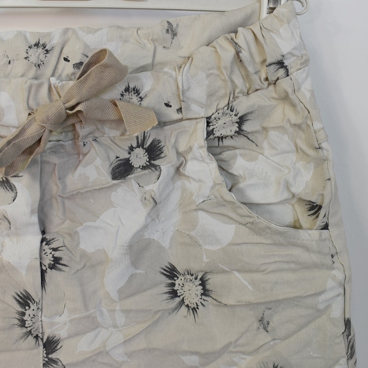 Stretchig Byxa Merilyn Blommig BEIGE - Marta du Chateau
