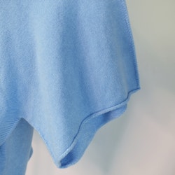 Stickad Ponchotröja HIMMELBLÅ