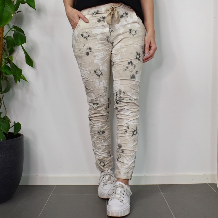 Stretchig Byxa Merilyn Blommig BEIGE - Marta du Chateau
