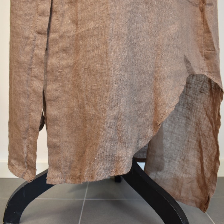 Lång skjortklänning i linne BRUN FANGO