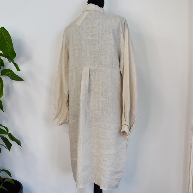 Kort skjortklänning i linne LJUSBEIGE