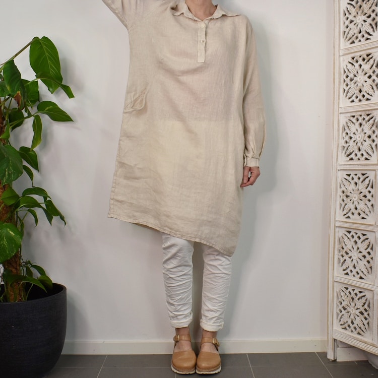 Kort skjortklänning i linne LJUSBEIGE