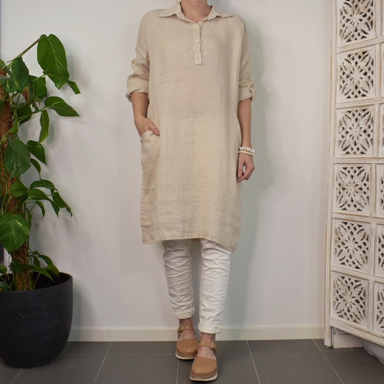 Kort skjortklänning i linne LJUSBEIGE