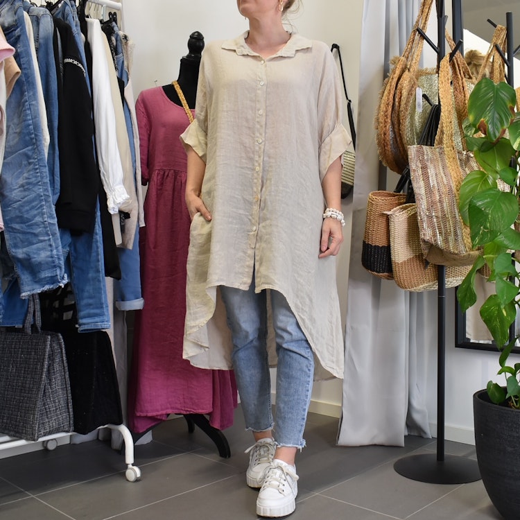 Storskjorta i linne Over Sized LJUSBEIGE