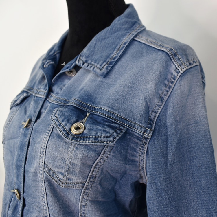 Jeansjacka med knappar BLÅ - Place du Jour