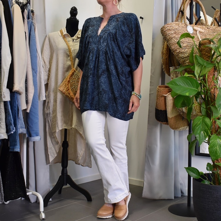 Topp Ibu Batik MÖRKBLÅ - Stajl Agenturer