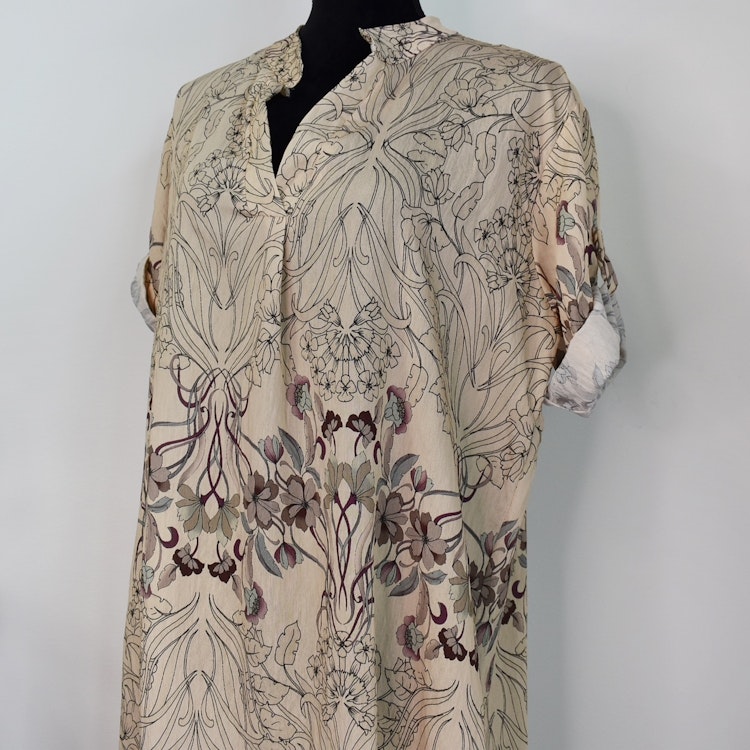 Klänning Helma Blommig BEIGE - Marta du Chateau