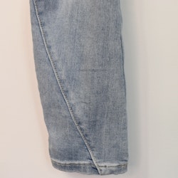 SECOND HAND Baggy Jeans LJUS BLÅ Storlek 34 - Place du Jour