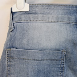SECOND HAND Baggy Jeans LJUS BLÅ Storlek 34 - Place du Jour