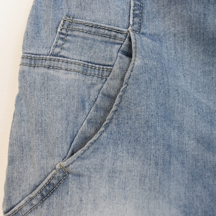 SECOND HAND Baggy Jeans LJUS BLÅ Storlek 34 - Place du Jour