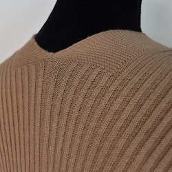 Poncho-sjal med spänne TAUPE
