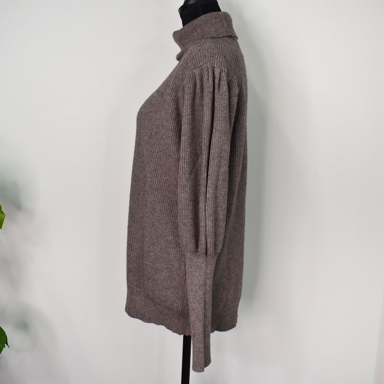 Stickad Polotröja Med Puffärm TAUPE