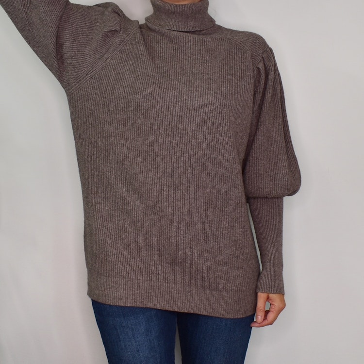 Stickad Polotröja Med Puffärm TAUPE