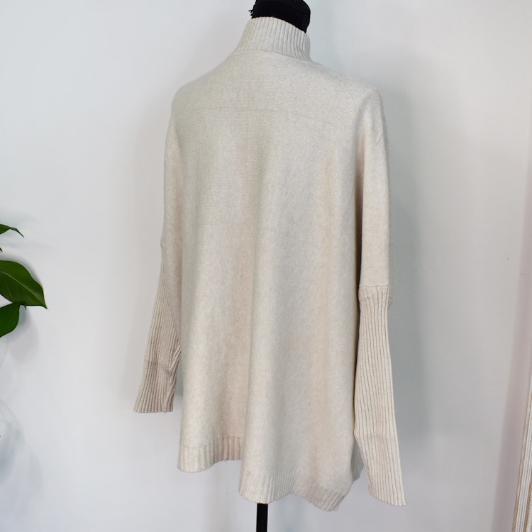 Finstickad Tröja Over Sized BEIGE