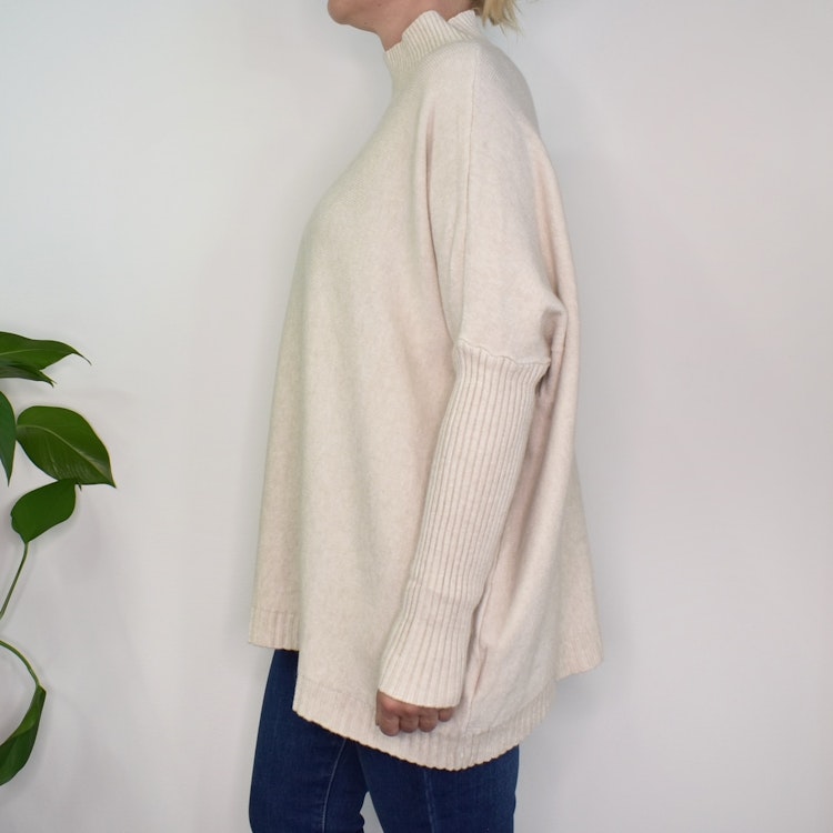 Finstickad Tröja Over Sized BEIGE