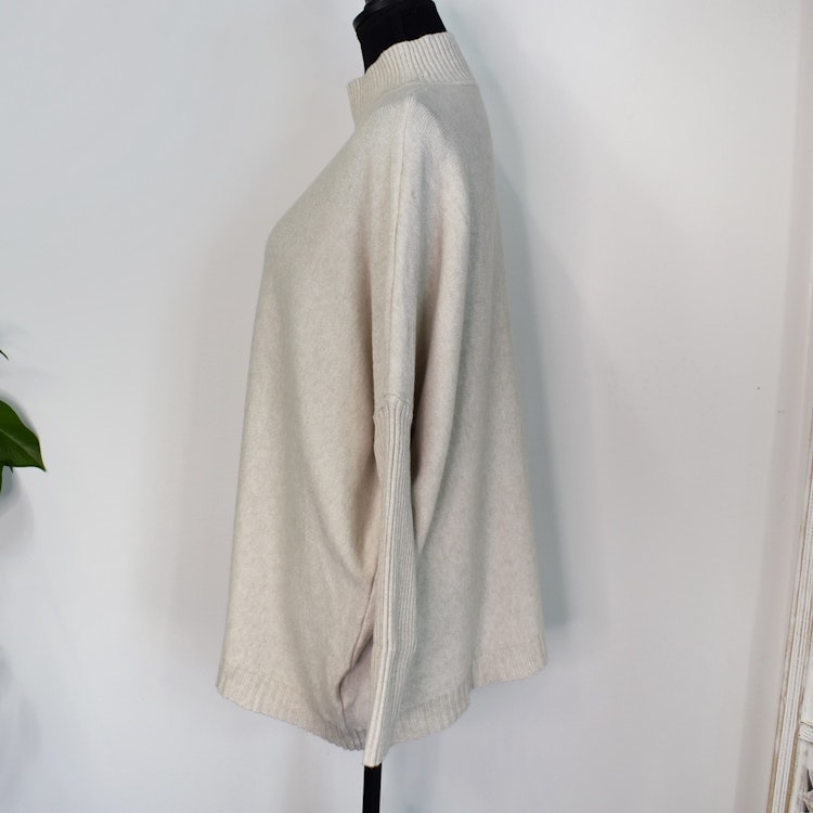 Finstickad Tröja Over Sized BEIGE